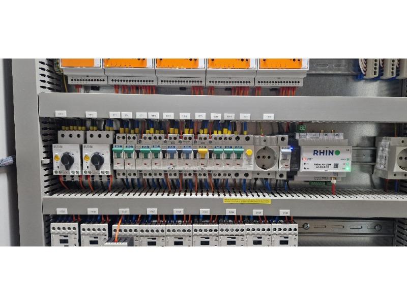 Plaatsing communicatie apparatuur tbv energie-verbruik